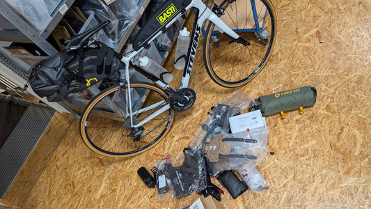 Die beste Bikepacking Satteltasche 2025: Arschrakete Test, Vergleich & persönliche Empfehlungen